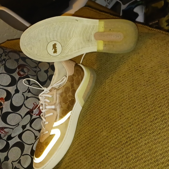 Mens coach shoes - Picture 2 of 5